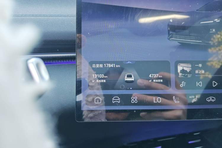 Used Deepal L07 2025 230Max Deep Blue Intelligent Driving AD PRO Range-Extended Version
