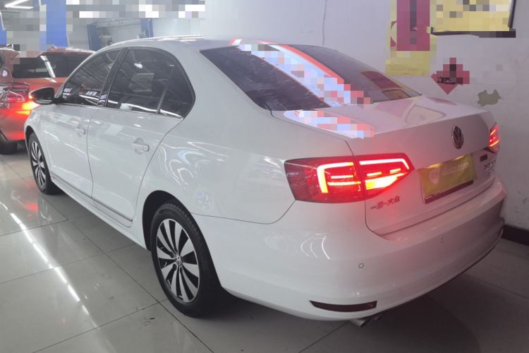 Used Volkswagen Sagitar 2017 230TSI Automatic Comfort Version
