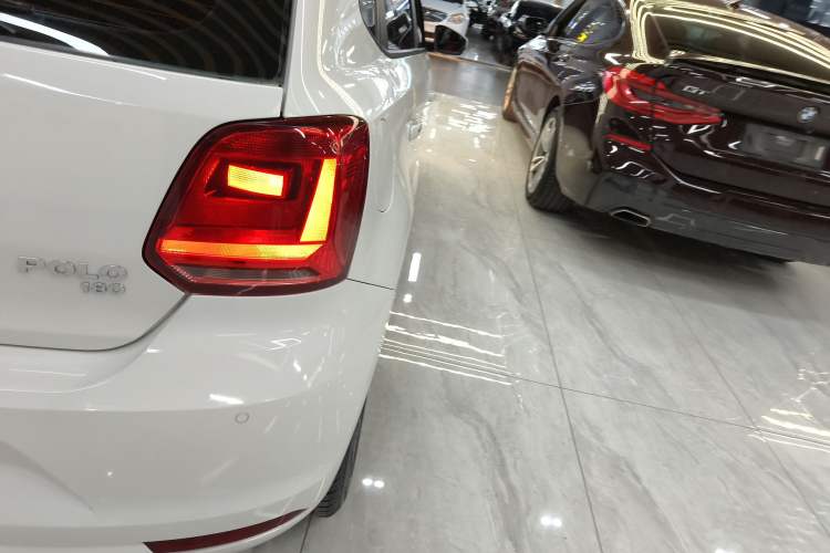 Used Volkswagen Polo 2014 1.6L Automatic Comfort Edition
