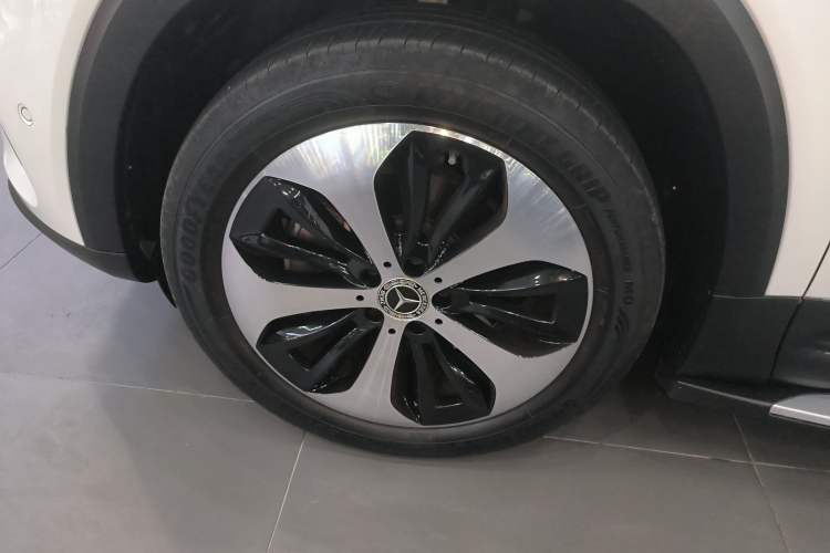 Used Mercedes-Benz GLB 2022 GLB 220 4MATIC Left Front Wheel Hub