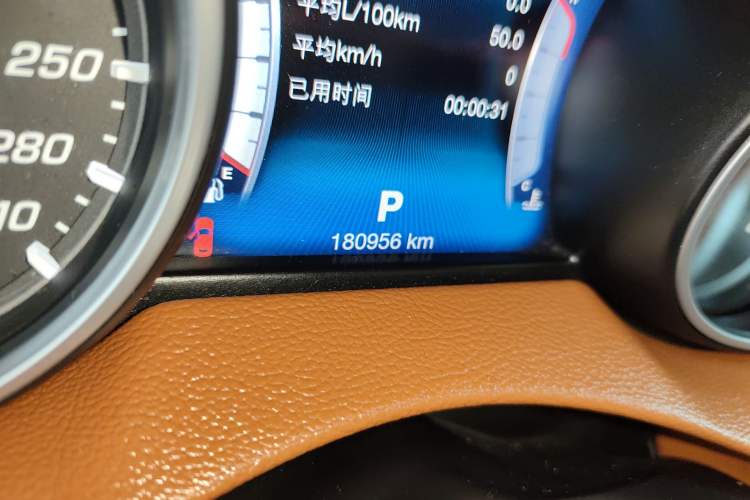 Used Maserati Levante 2016 3.0T Standard Edition Odometer Close Up