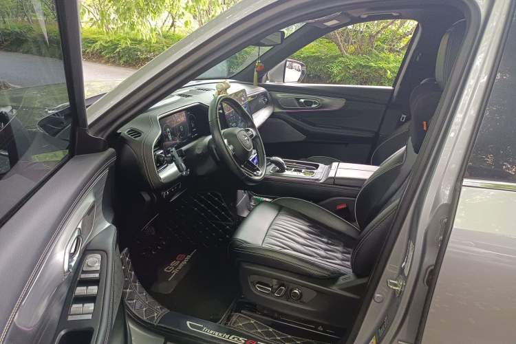 Used GAC Trumpchi GS8 2022 Flagship Series 2.0 TGDI Four-Wheel Drive Luxury Smart Connectivity Version (6 Seats)