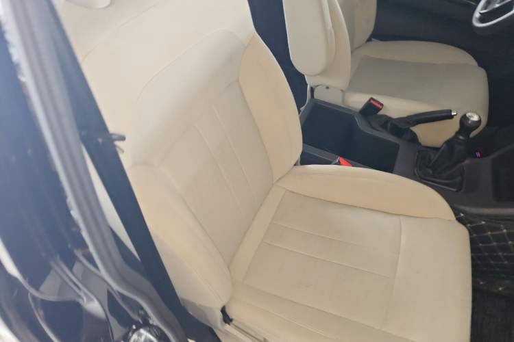 Used FORTHING Lingzhi 2023 M5L 1.6L Base Model 5 Seats Right Front Seat