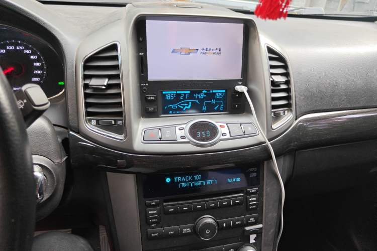 Used Chevrolet Captiva 2015 2.4L 4x4 Flagship Edition 7-Seater
