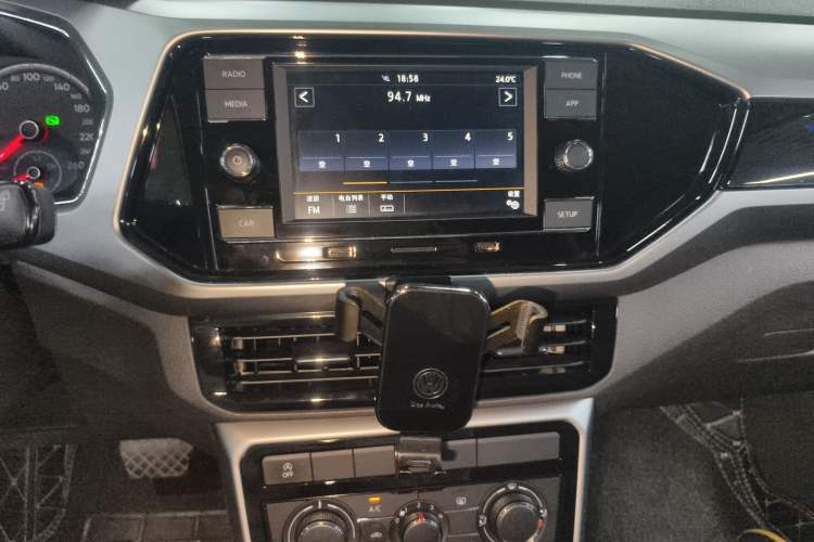 Used Volkswagen T-Cross 2020 280TSI DSG Comfort Edition Audio And AC Panel