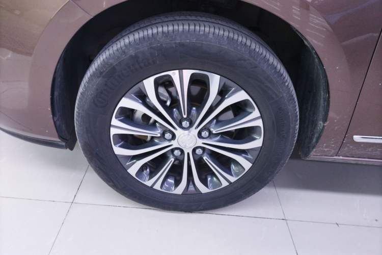 Used Buick GL8 2021 Land Cruiser Executive Class 652T Luxury Model Exterior 4