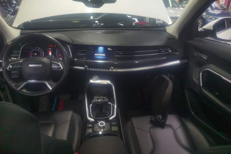 Used Haval H6 2017 Red Label 2.0T Automatic Two-Wheel Drive ZhiShang Model Audio And AC Panel