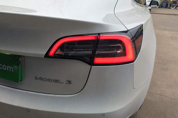 Used Tesla Model 3 2020 Standard Range Rear-Wheel Drive Upgraded Version Right Rear Taillight