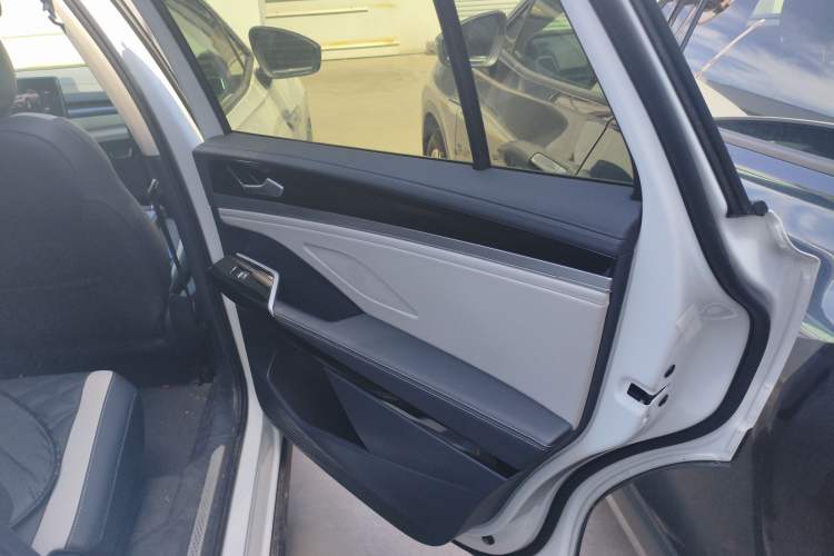 Used Volkswagen ID.6 CROZZ 2022 Long-Range PRO Edition Right Rear Door Interior