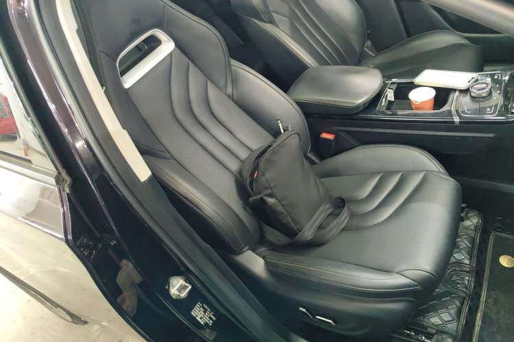 Used NETA U 2022 Zhi400 Pro Lithium Iron Phosphate Right Front Seat