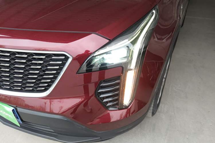 Used Cadillac XT4 2018 28T Two-Wheel Drive Tech Version Left Front Headlight