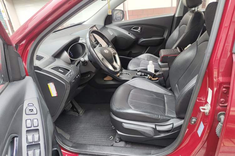 Used Hyundai ix35 2015 2.0L Automatic 2WD Smart Version China V Standard Driver Seat