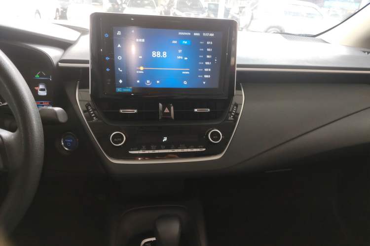 Used Toyota Corolla 2021 Dual-Motor 1.8L E-CVT Elite Edition Audio And AC Panel