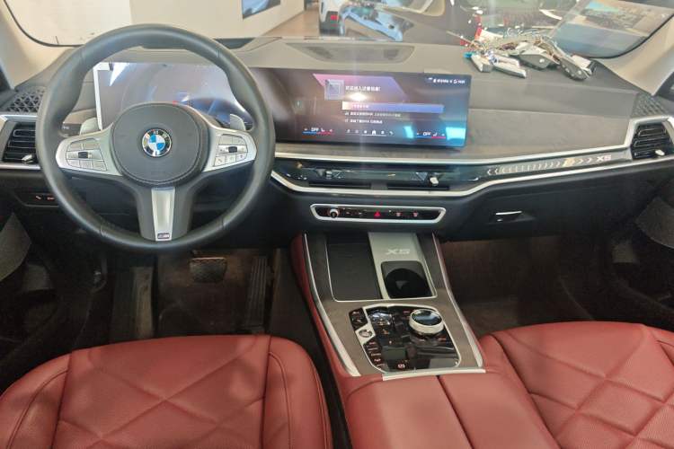 Used BMW X5 2025 Model, xDrive 30Li Prestige M Sport Night Package Center Console