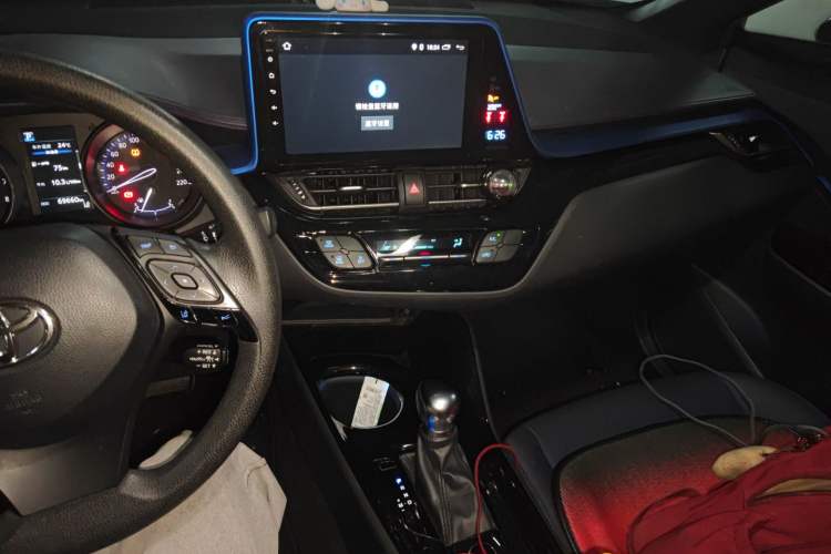 Used Toyota C-HR 2018 2.0L Leading with Sunroof China V Standard