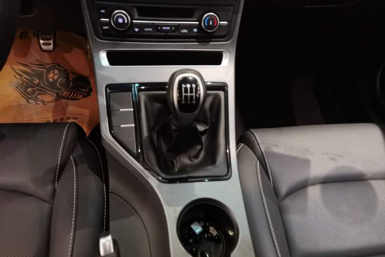 Used Geely Auto Vision S1 2019 Upgraded Model 1.5L Manual Elite Version
