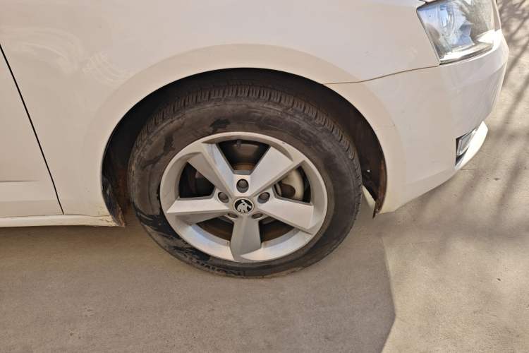 Used Skoda Octavia 2015 1.6L Automatic Yijie Edition
