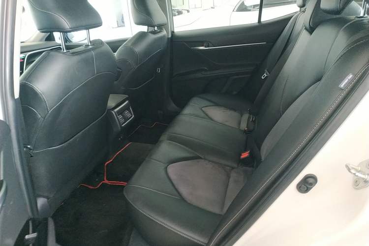 Used Toyota Camry 2021 2.0S FENGSHANG Edition
