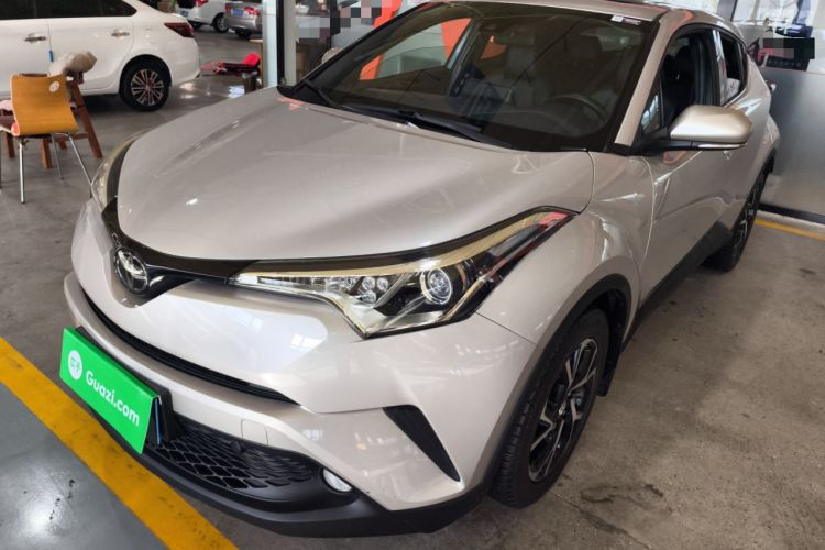 Used Toyota C-HR 2018 2.0L Leading with Sunroof China VI Standard
