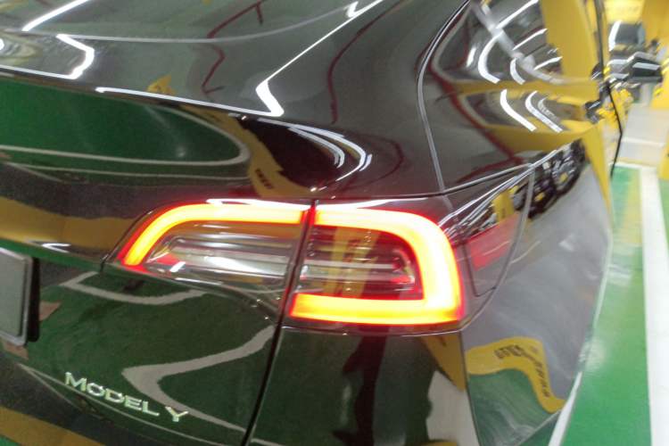 Used Tesla Model Y 2023 Long-Range All-Wheel-Drive Version
