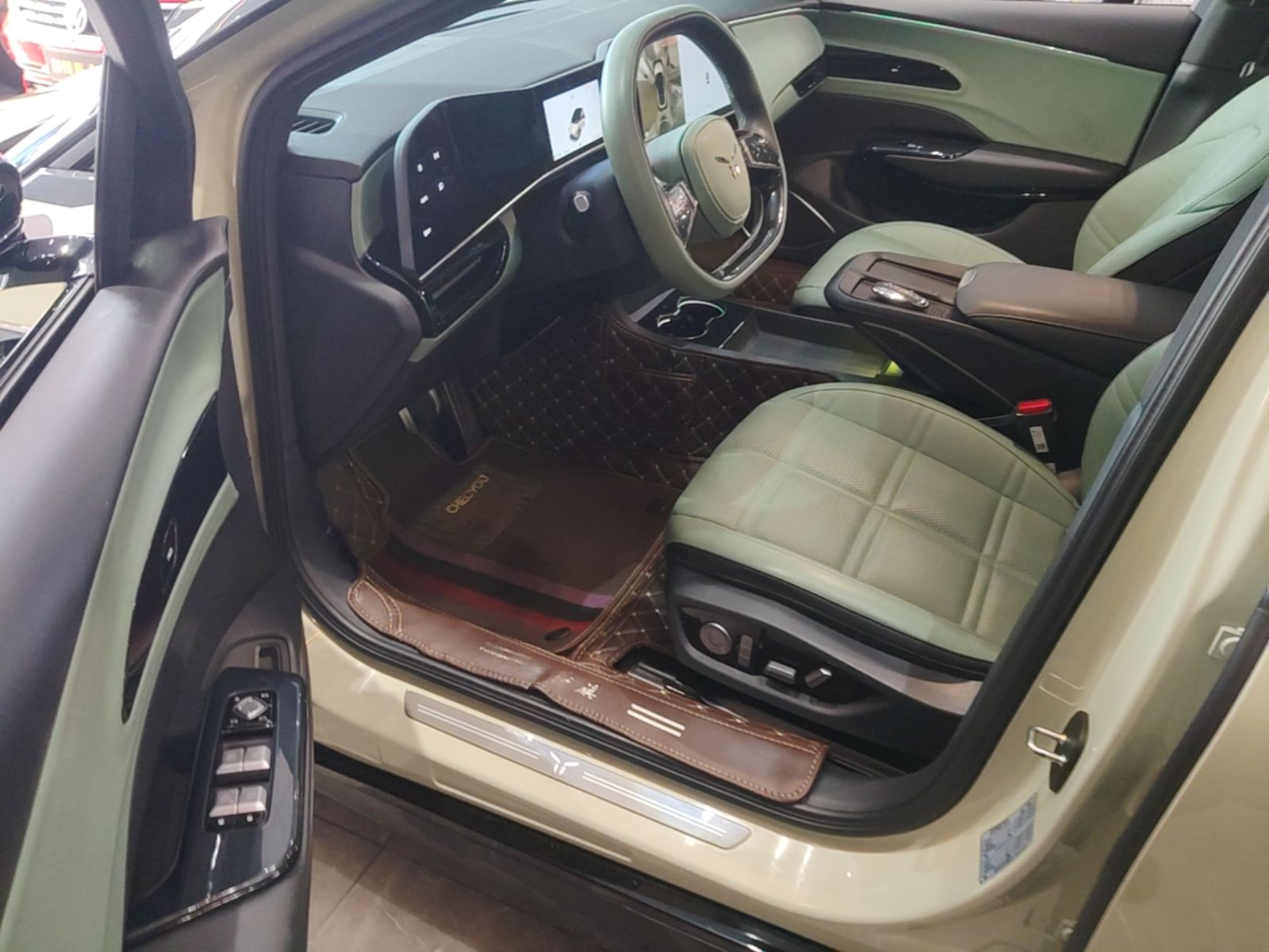 Hongqi EH7 2024 600 Pro Glory Edition — снимка 18