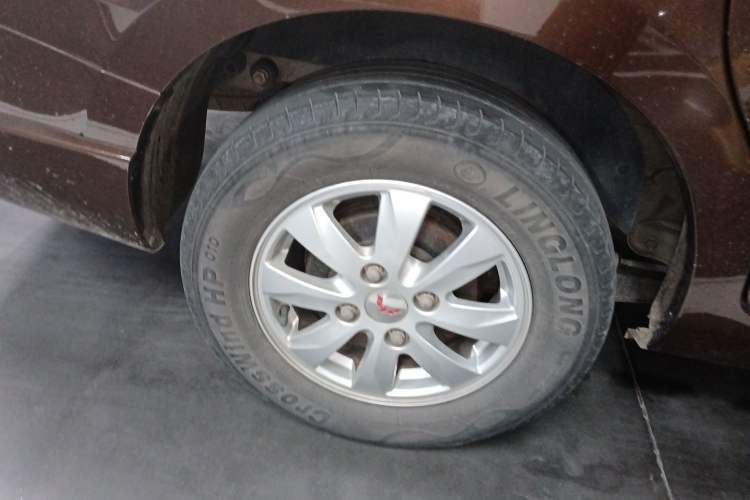 Used Wuling Hongguang 2014 1.5L S Standard Version Right Rear Wheel Hub