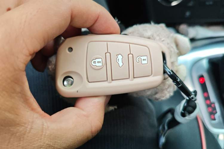 Used Audi Q3 2017 35 TFSI Style Edition Vehicle Key