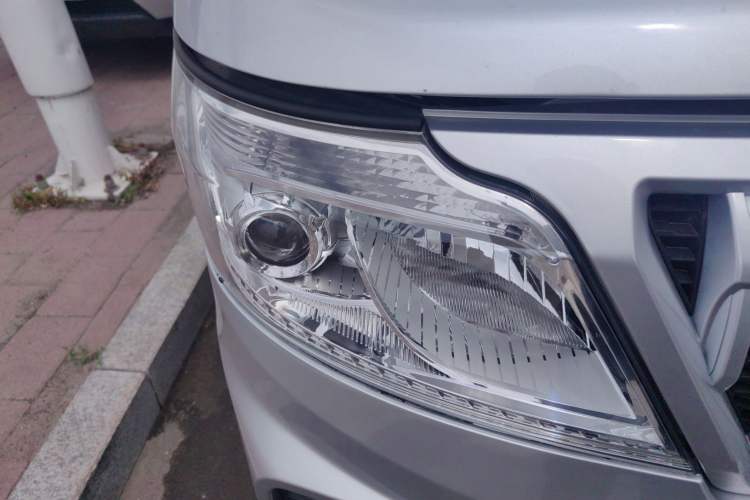 Used Chana Ruixing M60 2023 1.6L CNG Comfort-Grade 6-Seater Passenger Vehicle
