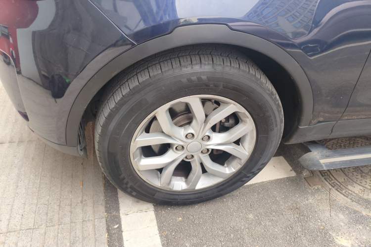 Used Land Rover Discovery 2017 3.0 SC V6 SE Left Front Wheel Hub