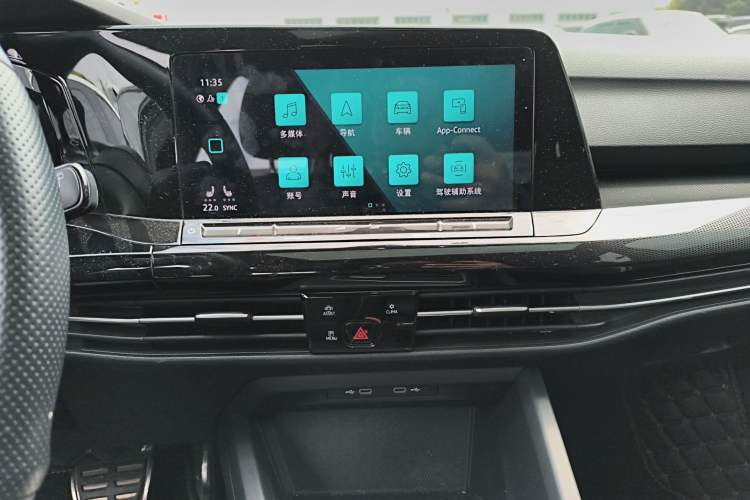 Used Volkswagen Golf 2021 280TSI DSG R-Line Audio And AC Panel