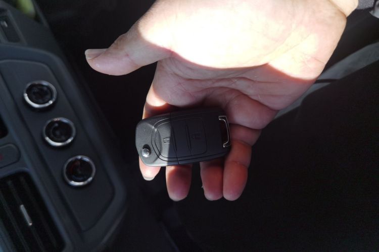 Used Wuling Yangguang 2024 300KM Comfort Version Passenger Van 75kW