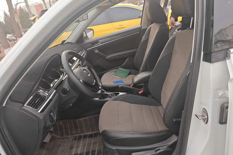 Used Volkswagen C-TREK 2018 1.5L Automatic Comfort Model
