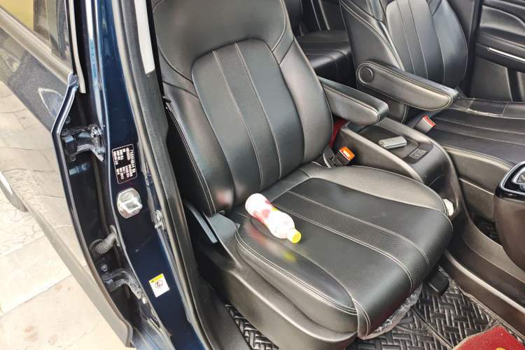 Used GAC Trumpchi M6 2021 270T DCT Luxury Edition (7 Seats) Right Front Seat