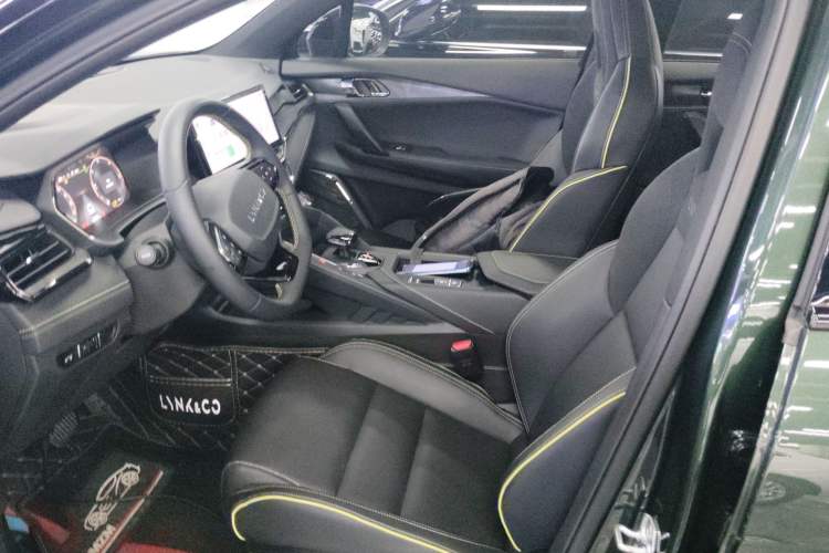 Used Lynk & Co 06 EM-P 2023 1.5T Remix PHEV Hero
