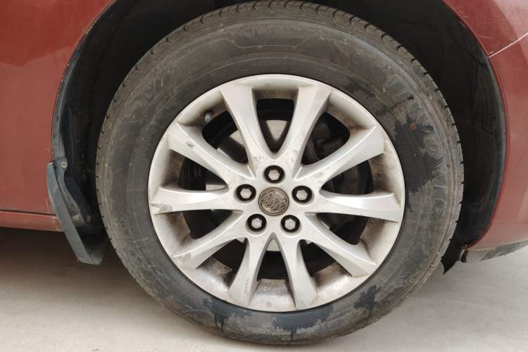 Used Buick GT 2014 XT 1.6L Automatic Fashion Edition Right Front Wheel Hub