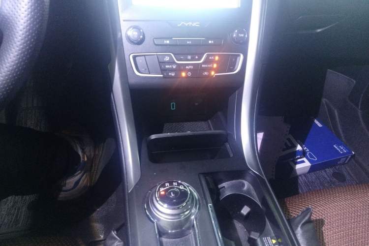 Used Ford Mondeo New Energy 2018 2.0 PHEV Smart-Controlled Fashion Edition China VI Standard