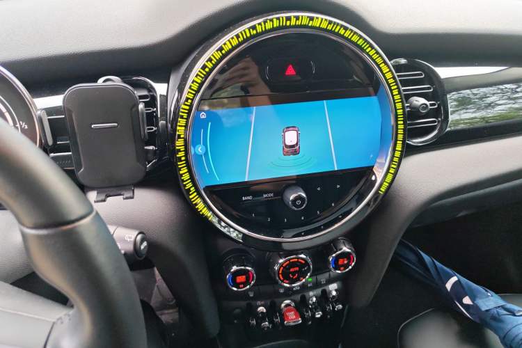 Used MINI 2023 Updated 1.5T COOPER Artist Five-Door Edition Audio And AC Panel