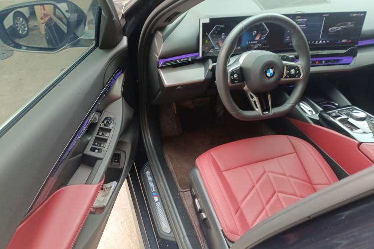 Used BMW 5 Series 2025 525Li M Sport Package Driver Seat