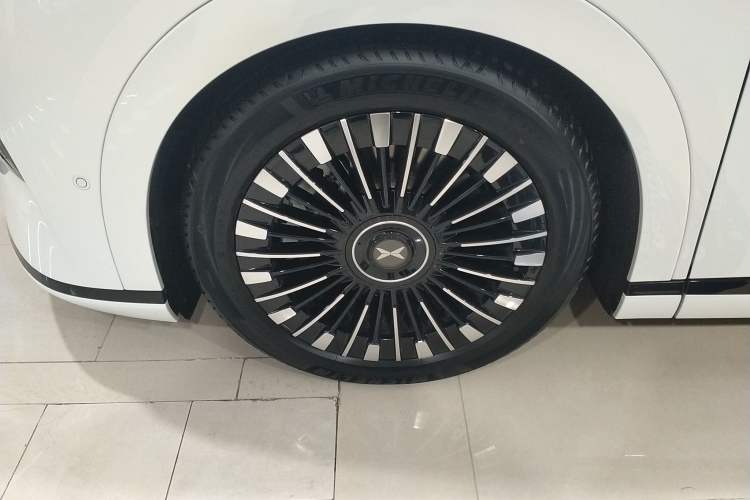 Used XPeng X9 2025 740 Ultra-Long Range Max
