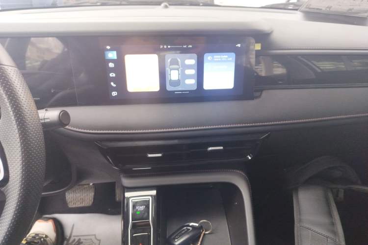 Used Roewe i5 2023 1.5L CVT Luxury Edition Audio And AC Panel