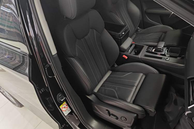 Used Audi Q5L 2022 Updated 45T Luxury Dynamic Version