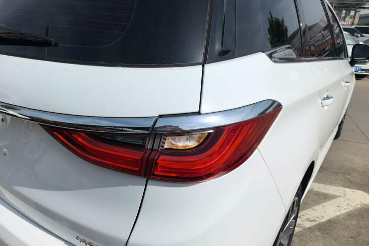 Used BYD Song MAX 2019 1.5T Automatic Smart Connect Ruiyi Sunroof Model 7 Seats China VI Standard
