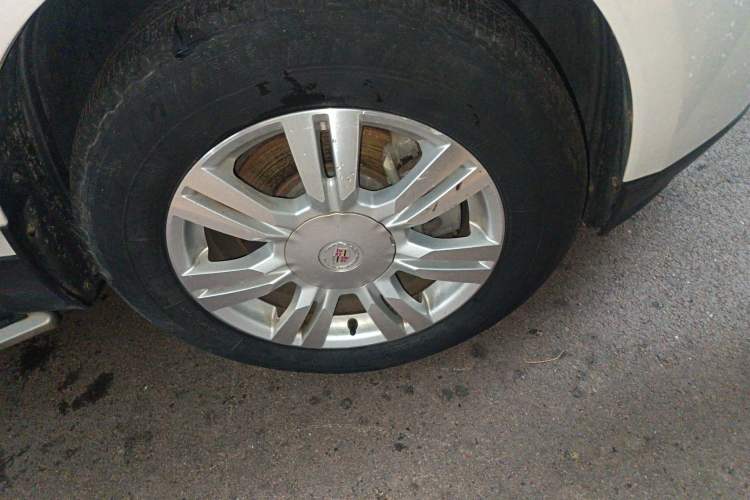 Used Cadillac SRX 2015 3.0L Elite Model Right Front Wheel Hub