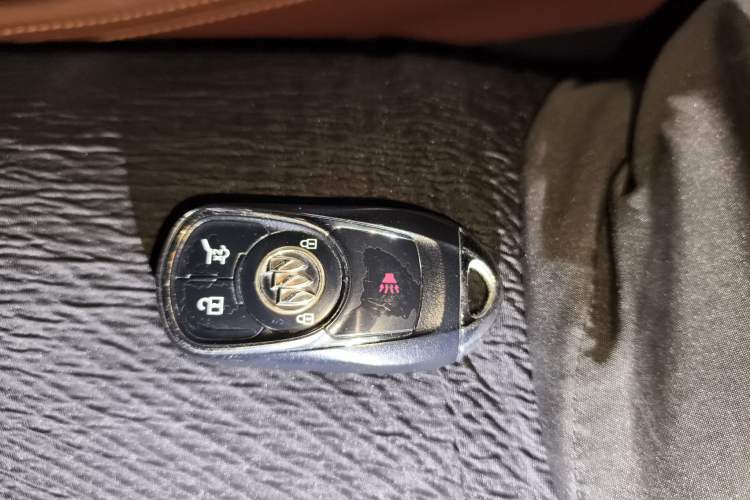 Used Buick Envision 2017 20T Two-Wheel Drive Luxury Model
