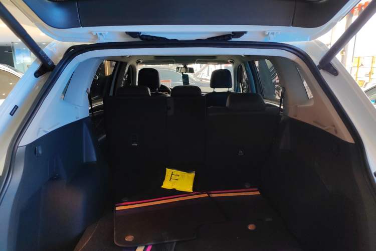 Used Volkswagen Tiguan L 2024 Outstanding Model 300TSI Automatic Two-Wheel Drive Longteng Edition