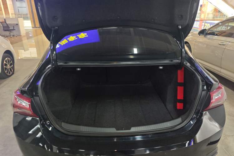 Used Chevrolet Malibu XL 2022 535T Automatic Sport Edition Trunk