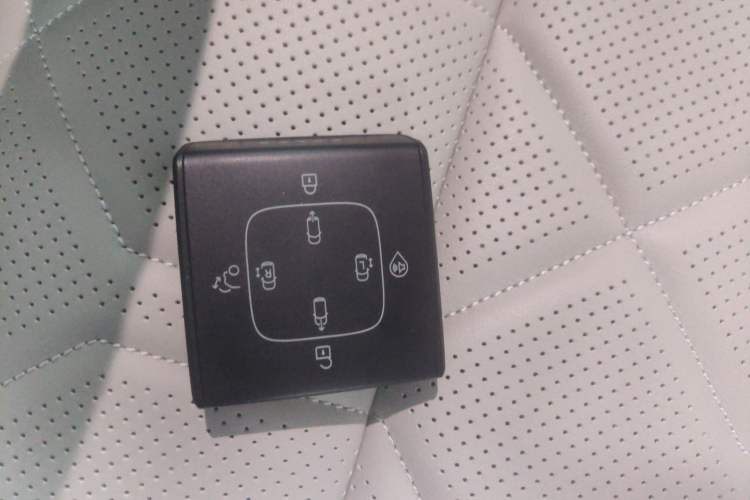 Used Volvo EM90 2025 Ultra Six-Seater Vehicle Key