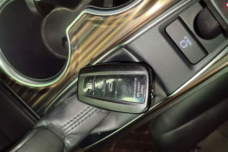 Used Toyota Camry 2018 2.0G Luxury Edition Interior 1