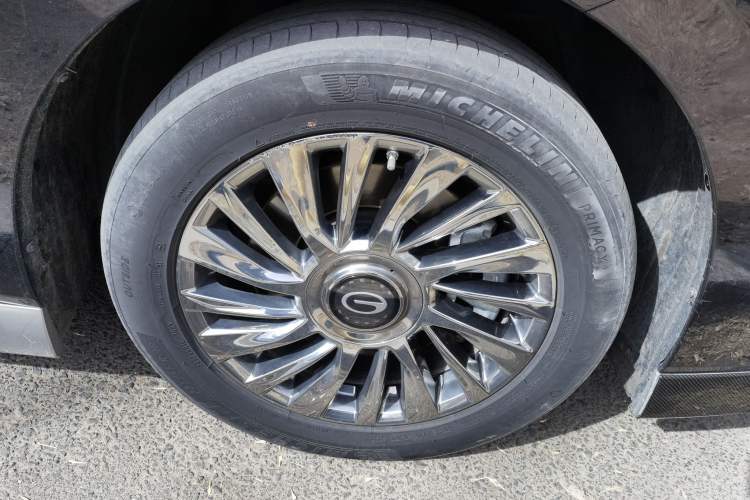 Used GAC Trumpchi M8 2023 Zongshi Series Dual-Motor Supreme Edition Right Front Wheel Hub