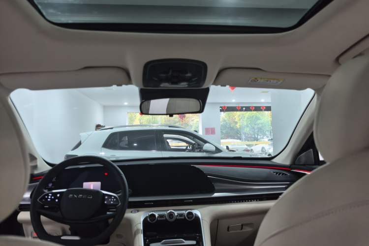 Used EXEED Lingyun 2024 300T Two-Wheel Drive Starlight Edition